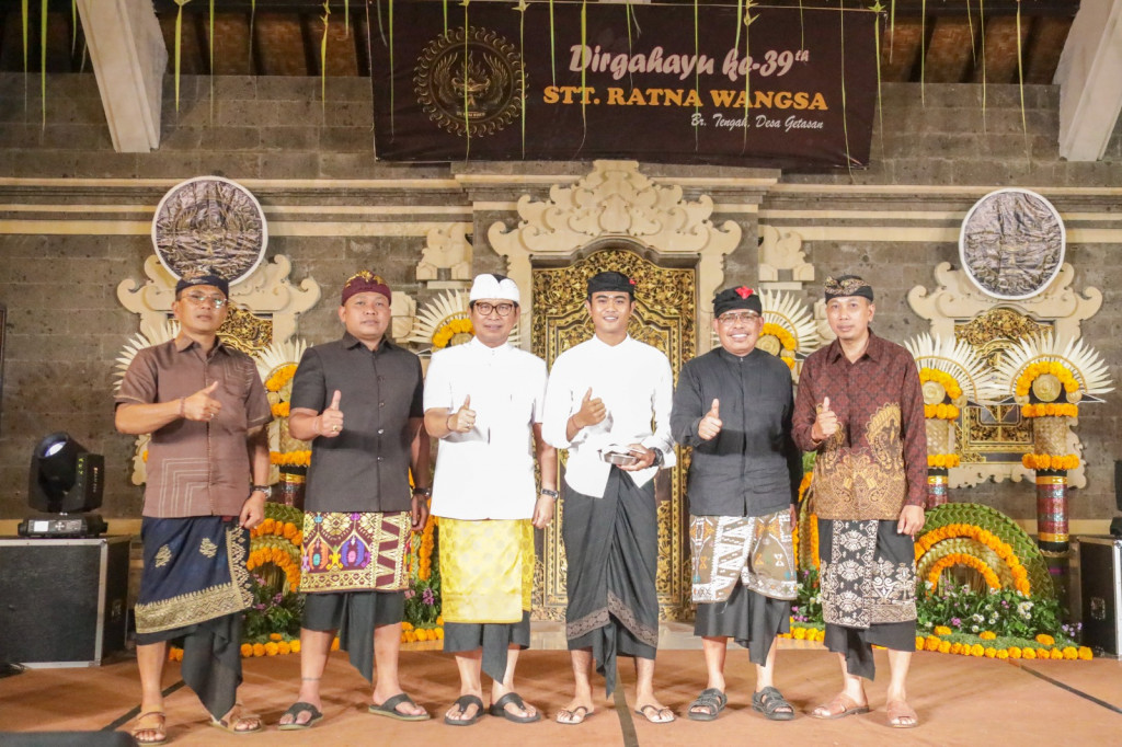 Sekda Adi Arnawa Hadiri HUT STT. Ratna Wangsa Ke-39 Desa Getasan